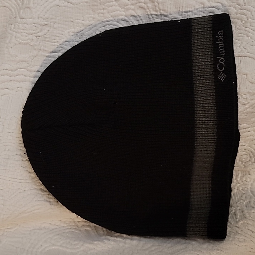 COLUMBIA black and grey kids beanie